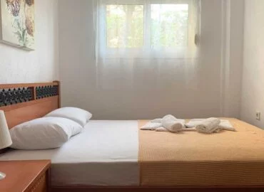 Studio-6-Bedroom